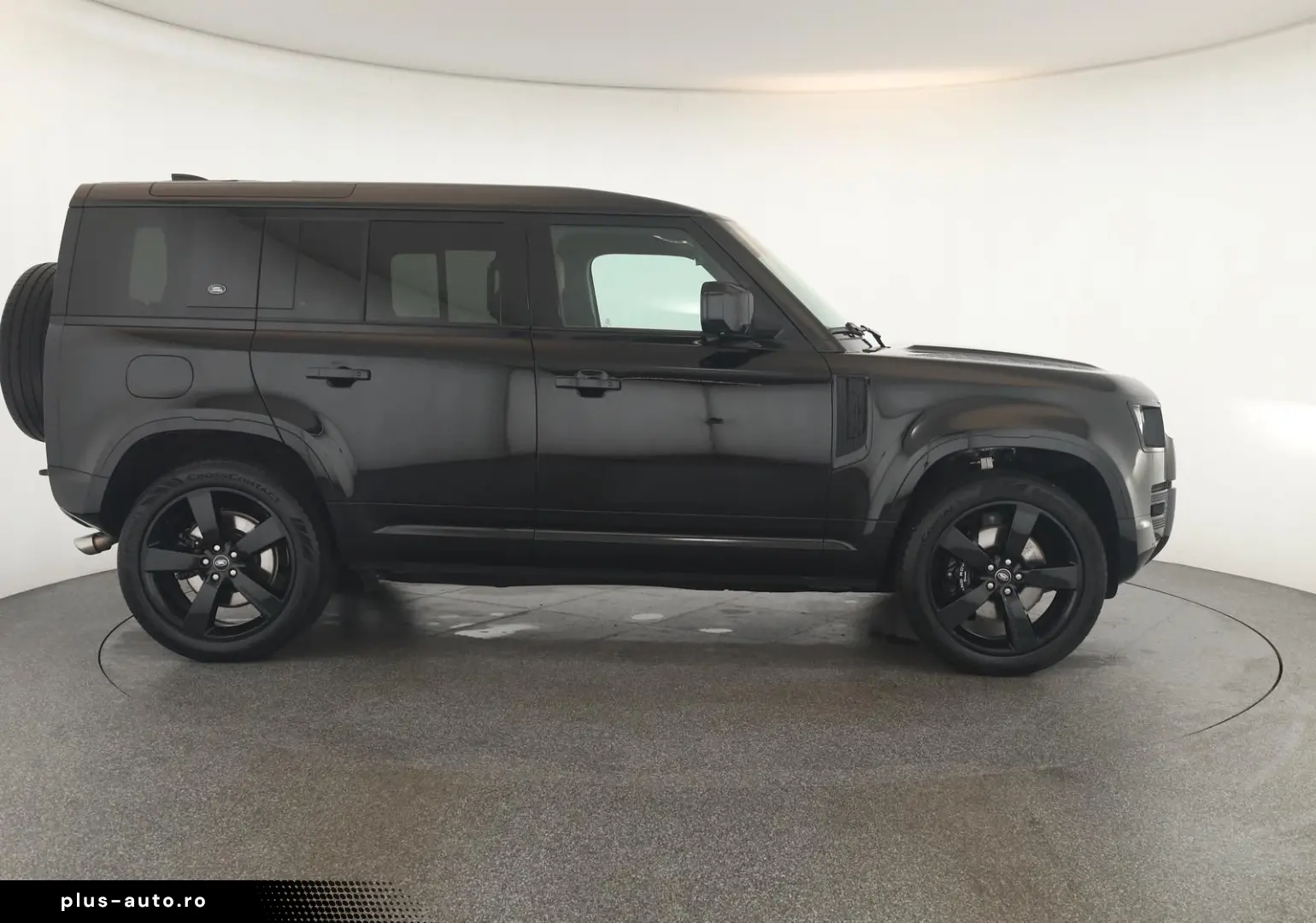 Defender 110 P525 AWD Black Pano HUD 360 AHK 22