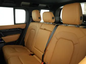 Defender 110 P525 AWD Black Pano HUD 360 AHK 22