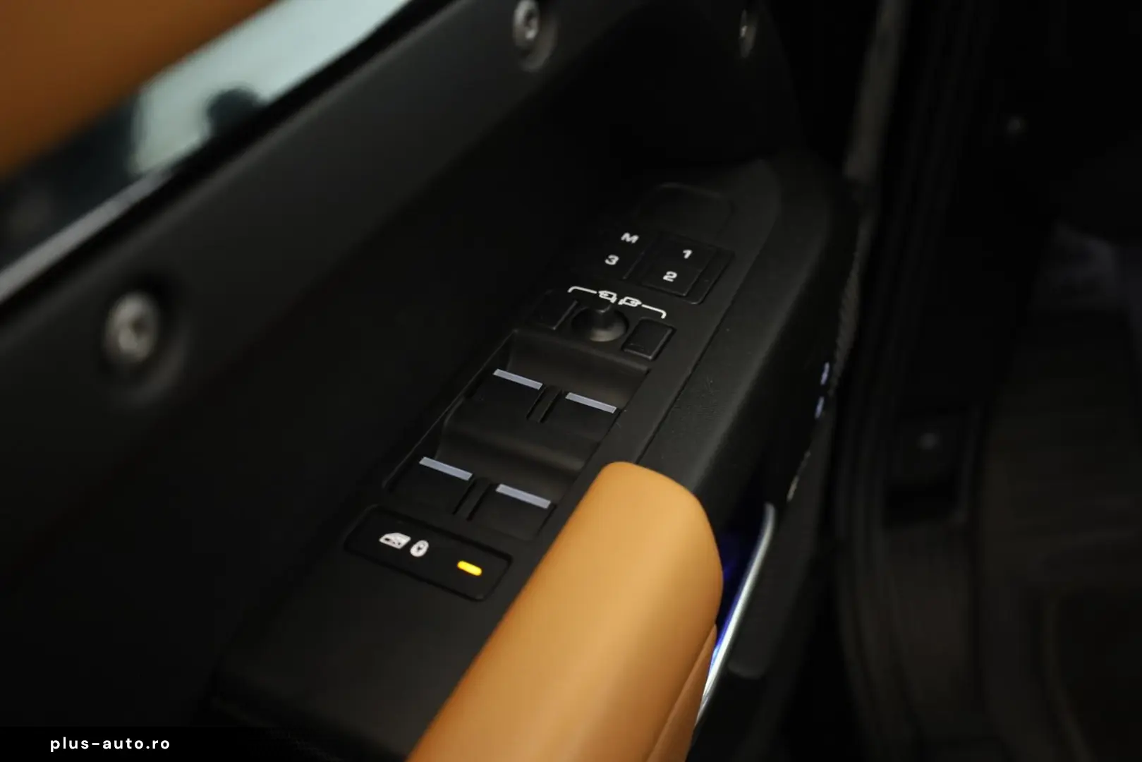 Defender 110 P525 AWD Black Pano HUD 360 AHK 22