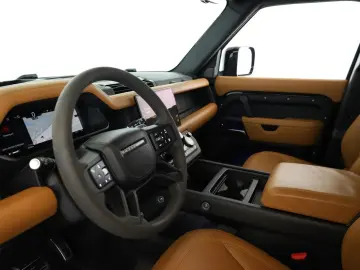Defender 110 P525 AWD Black Pano HUD 360 AHK 22