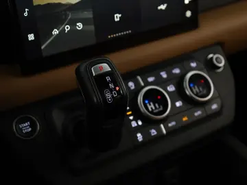 Defender 110 P525 AWD Black Pano HUD 360 AHK 22