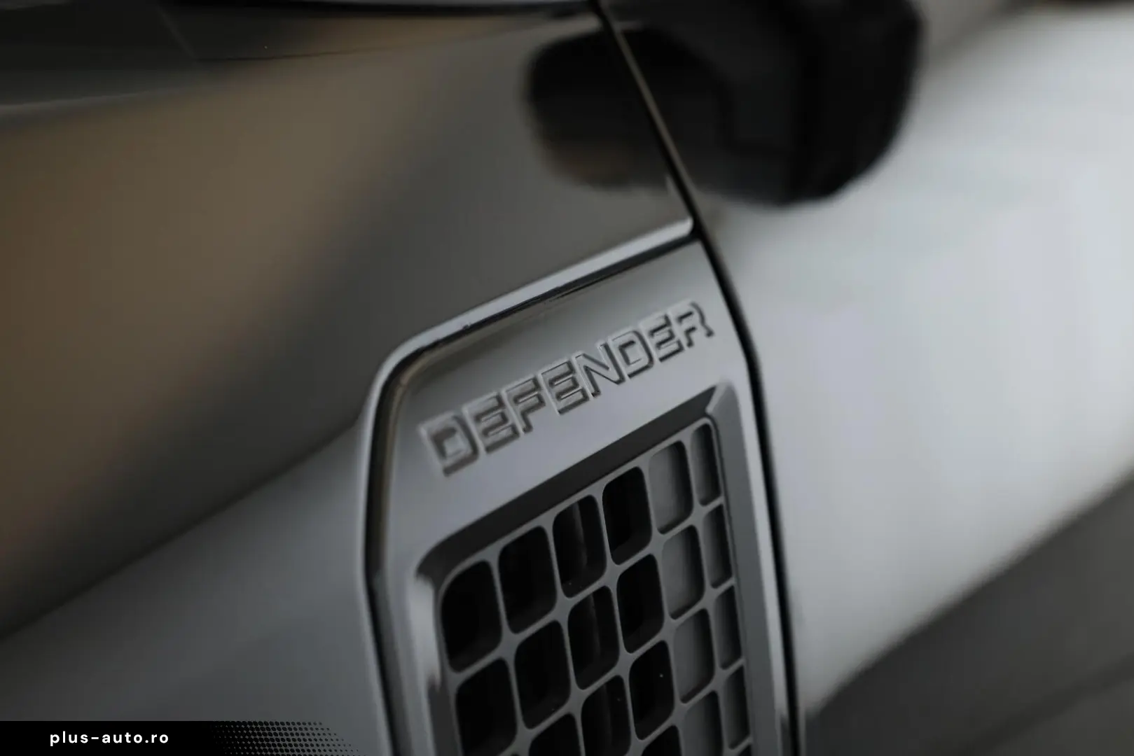 Defender 110 P525 AWD Black Pano HUD 360 AHK 22