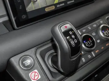 Defender 90 X-Dynamic SE D250 Luftfederung AD Ni