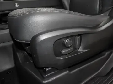 Defender 90 X-Dynamic SE D250 Luftfederung AD Ni