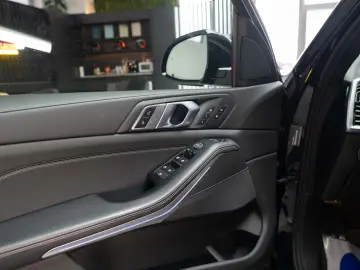 BMW X5 xDrive 30d  M Sport  Pano  Suspensie pe aer  Laser