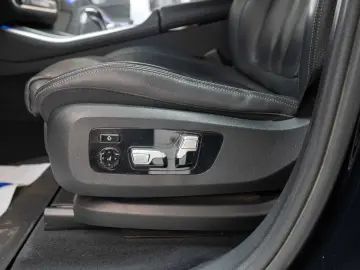 BMW X5 xDrive 30d  M Sport  Pano  Suspensie pe aer  Laser