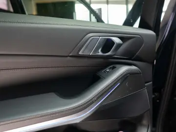 BMW X5 xDrive 30d  M Sport  Pano  Suspensie pe aer  Laser