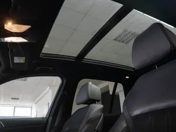 BMW X5 xDrive 30d  M Sport  Pano  Suspensie pe aer  Laser