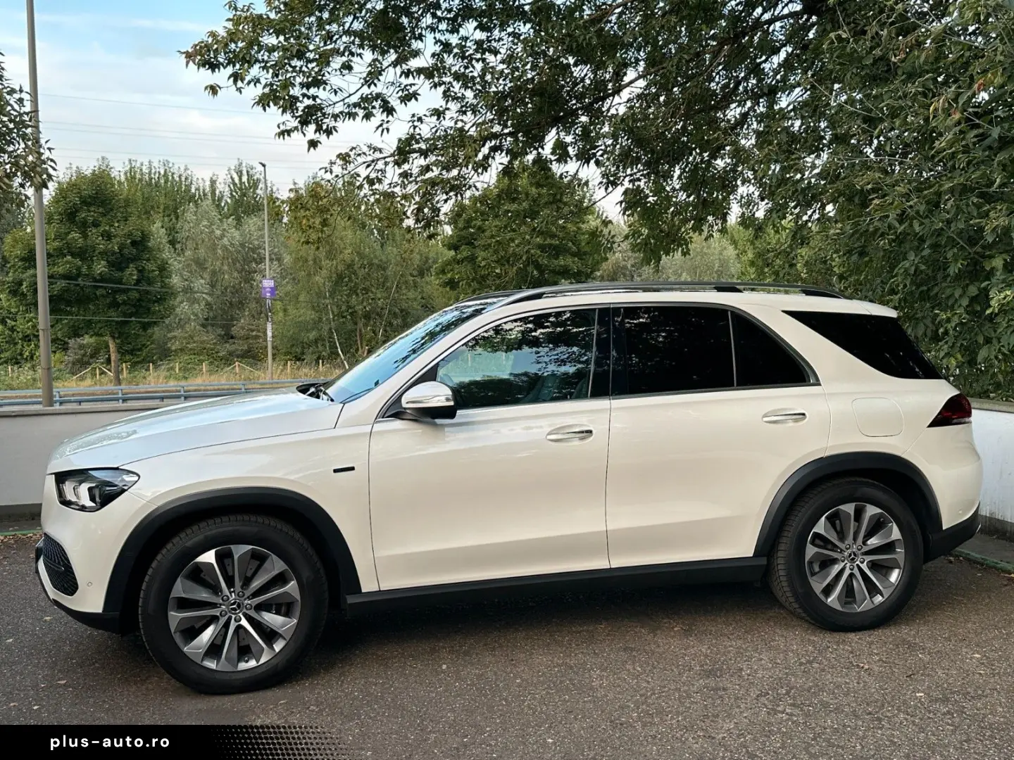 GLE 350e 4M  Pano AHK Burmester Memory 360