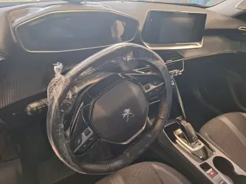 Peugeot 2008 PureTech Turbo 110 EAT6 S&S Allure