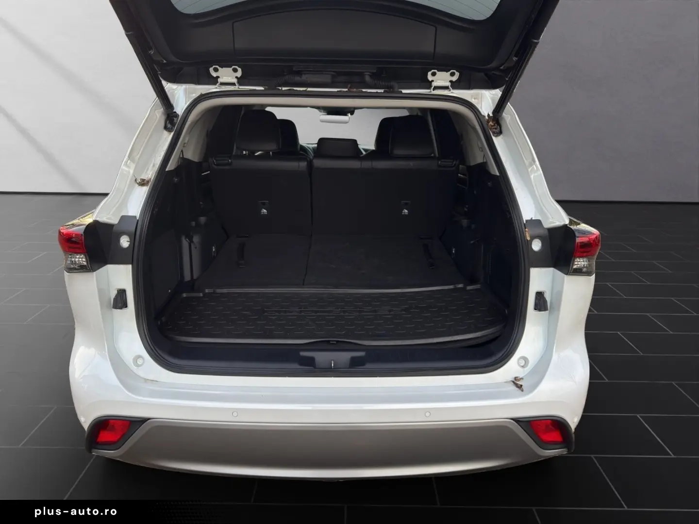 Highlander Hybrid Luxury 7 SITZER AHK LEDER HuD