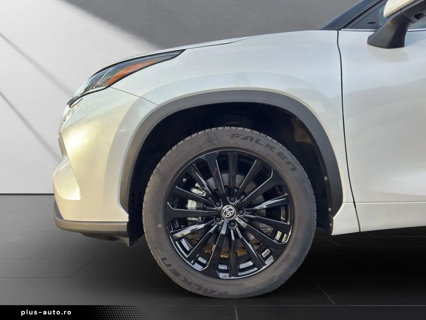 Highlander Hybrid Luxury 7 SITZER AHK LEDER HuD