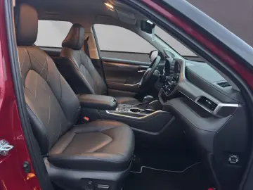 Highlander Hybrid Luxury 7 SITZER AHK LEDER HuD