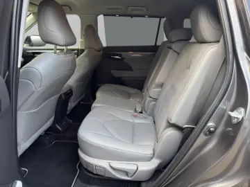 Highlander Hybrid Luxury 7 SITZER LEDER HuD JBL