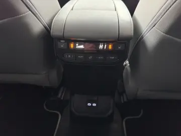 Highlander Hybrid Luxury 7 SITZER LEDER HuD JBL