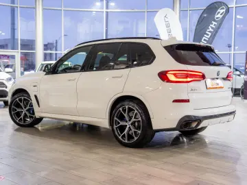 BMW X5 xDrive45e