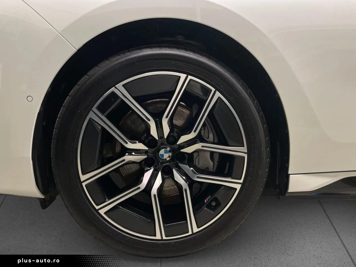 i7 eDrive50 629 - 0Anz M-Sport B&W DAPro Massage