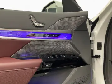 i7 eDrive50 629 - 0Anz M-Sport B&W DAPro Massage