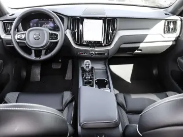 XC60 Plus Dark Recharge Plug-In Hybrid AWD T8 Tw