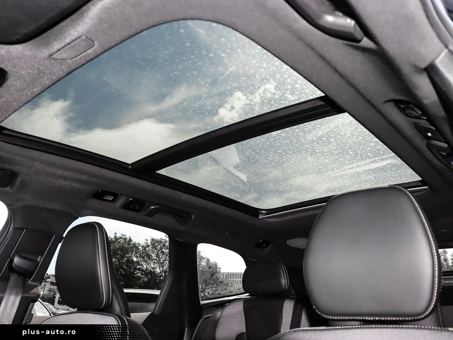 XC60 Plus Dark Recharge Plug-In Hybrid AWD T8 Tw