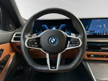 330e xDrive Touring M Sport AHK Pano H K