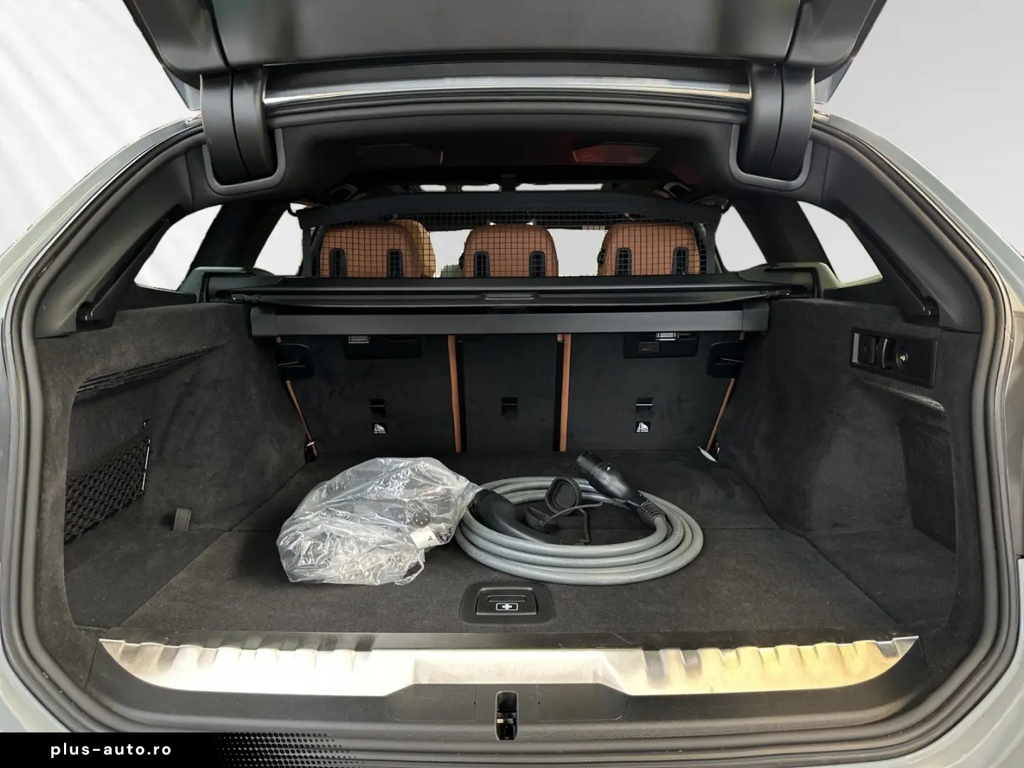 330e xDrive Touring M Sport AHK Pano H K