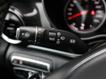 V 220 d 4MATIC EDITION Lang Liegepaket AHK Stand