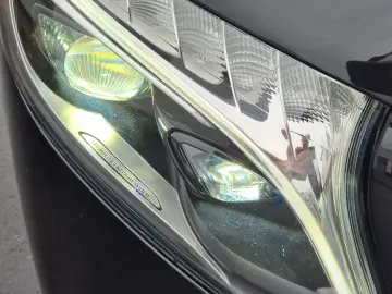 V 250 4MATIC extralang Leder AHK Navi APP