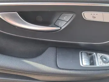 V 250 4MATIC extralang Leder AHK Navi APP