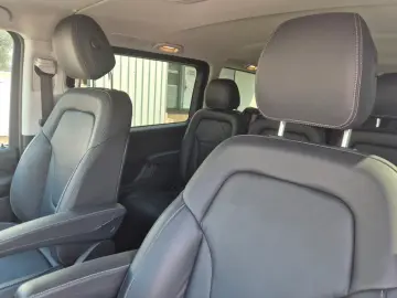 V 250 4MATIC extralang Leder AHK Navi APP