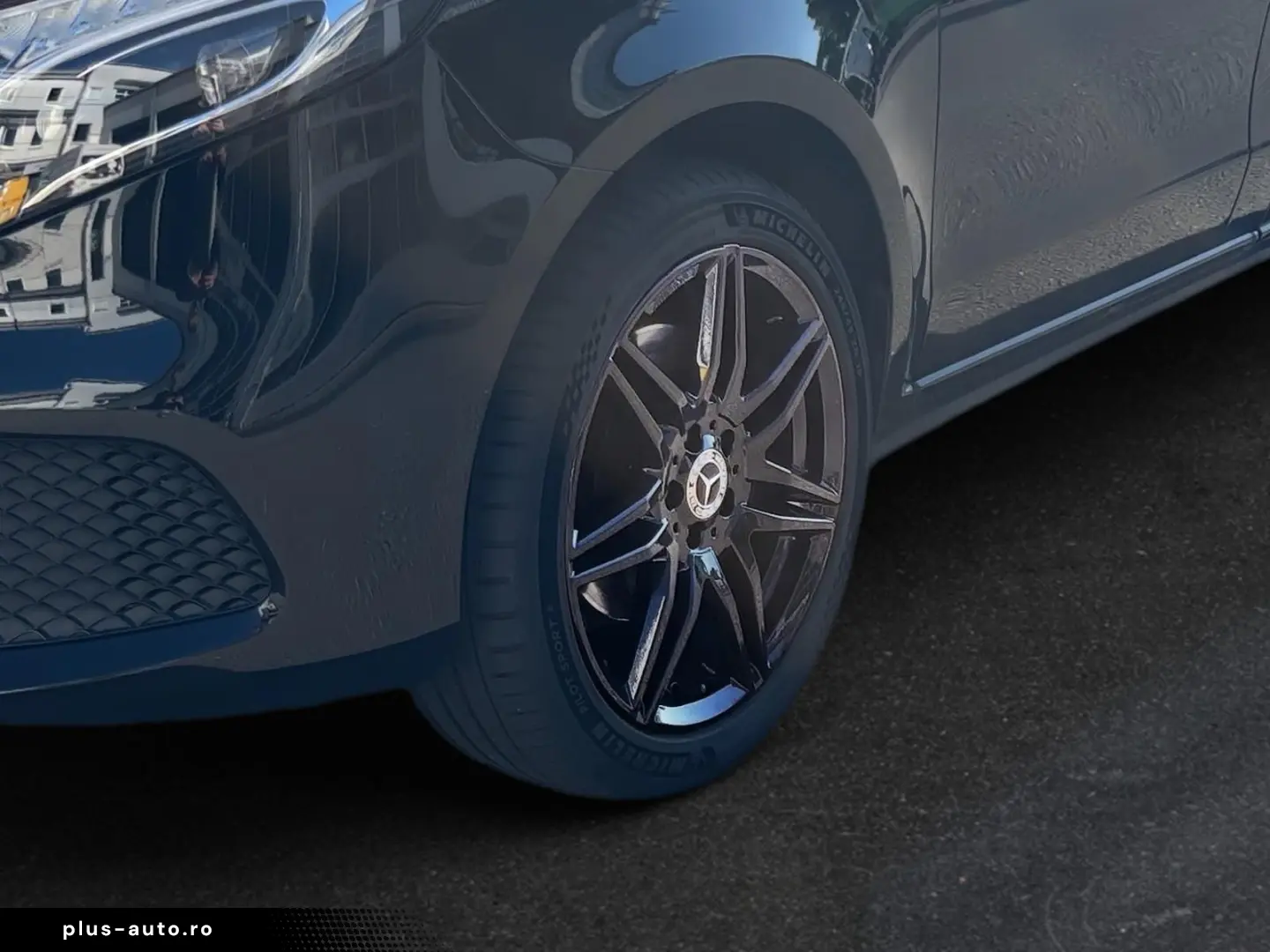 V 300 d 4M EDITION Kompakt Sport Night Sound