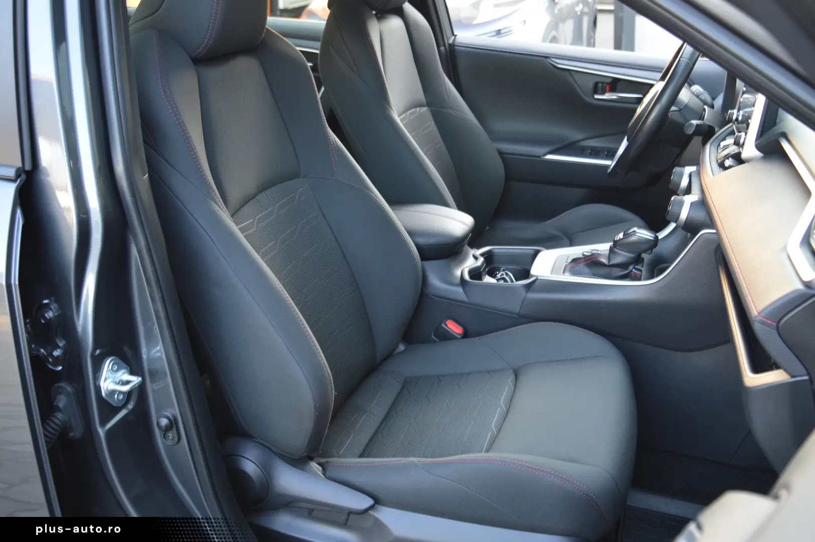 TOYOTA RAV 4 2 5 PLUG IN HYBRID AWD