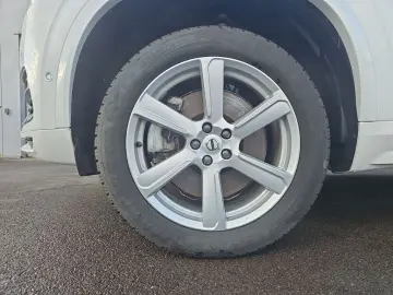 XC90 Plus Bright Recharge Plug-In Hybrid AWD 7-S