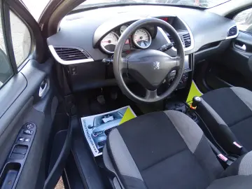 PEUGEOT 207 1.4 MPI