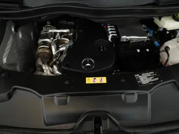 V 300 d 4M lang Avantgarde AMG 8 Pano Nav BM 360