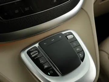 V 300 d 4M lang Avantgarde AMG 8 Pano Nav BM 360