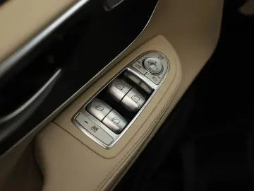 V 300 d 4M lang Avantgarde AMG 8 Pan Nav ACC Kam