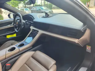 Porsche Taycan Turbo HUD Pano Sitzklima 360