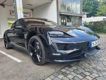 Porsche Taycan Turbo HUD Pano Sitzklima 360