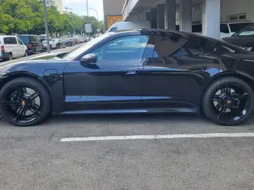 Porsche Taycan Turbo HUD Pano Sitzklima 360