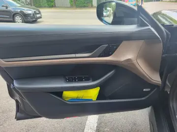 Porsche Taycan Turbo HUD Pano Sitzklima 360