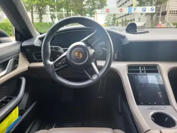 Porsche Taycan Turbo HUD Pano Sitzklima 360