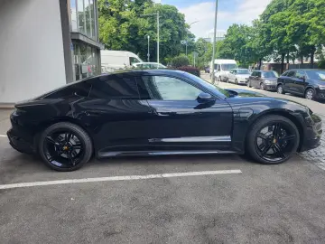 Porsche Taycan Turbo HUD Pano Sitzklima 360