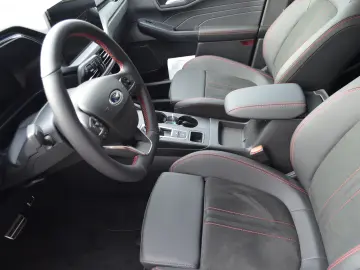 Ford KugaST-Line X 1.5L 186 CP A8