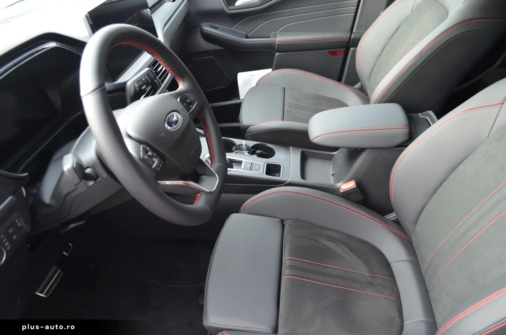 Ford KugaST-Line X 1.5L 186 CP A8