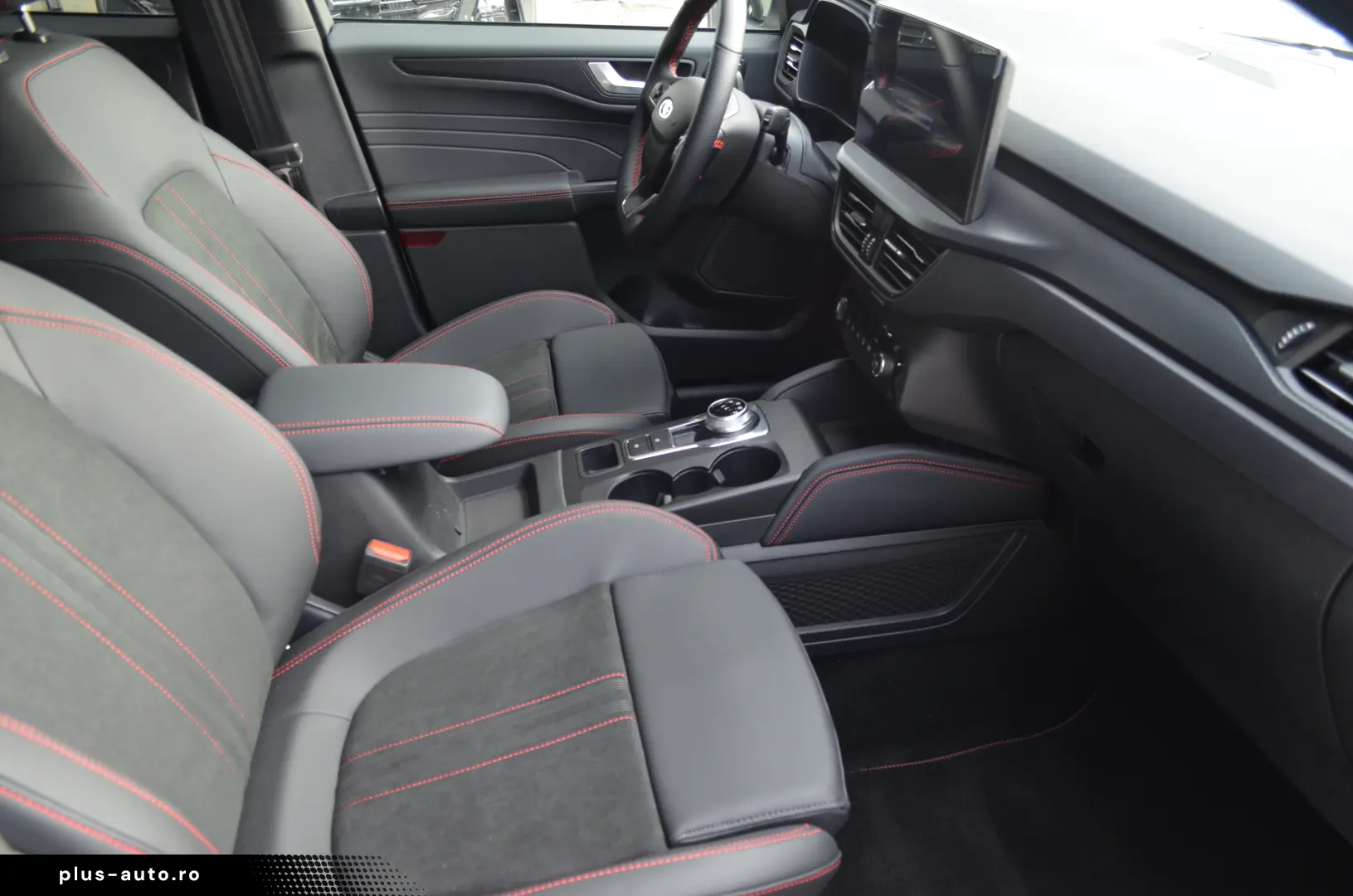 Ford KugaST-Line X 1.5L 186 CP A8