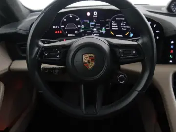 Porsche Taycan TURBO