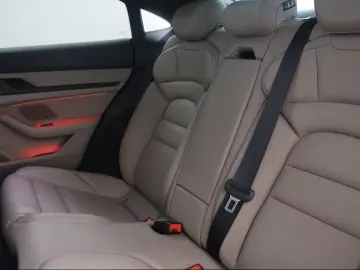 Porsche Taycan TURBO