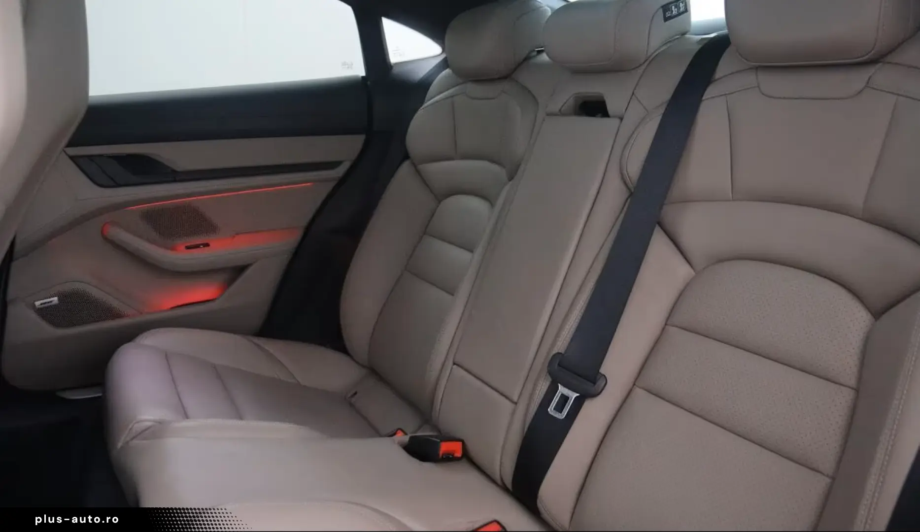 Porsche Taycan TURBO