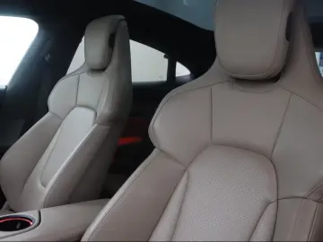 Porsche Taycan TURBO